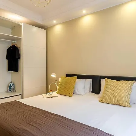 Canela Homes Sant Pau アパート